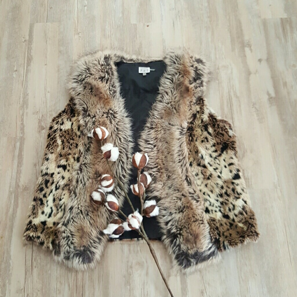 🚫SOLD🚫 Faux Fur Vest